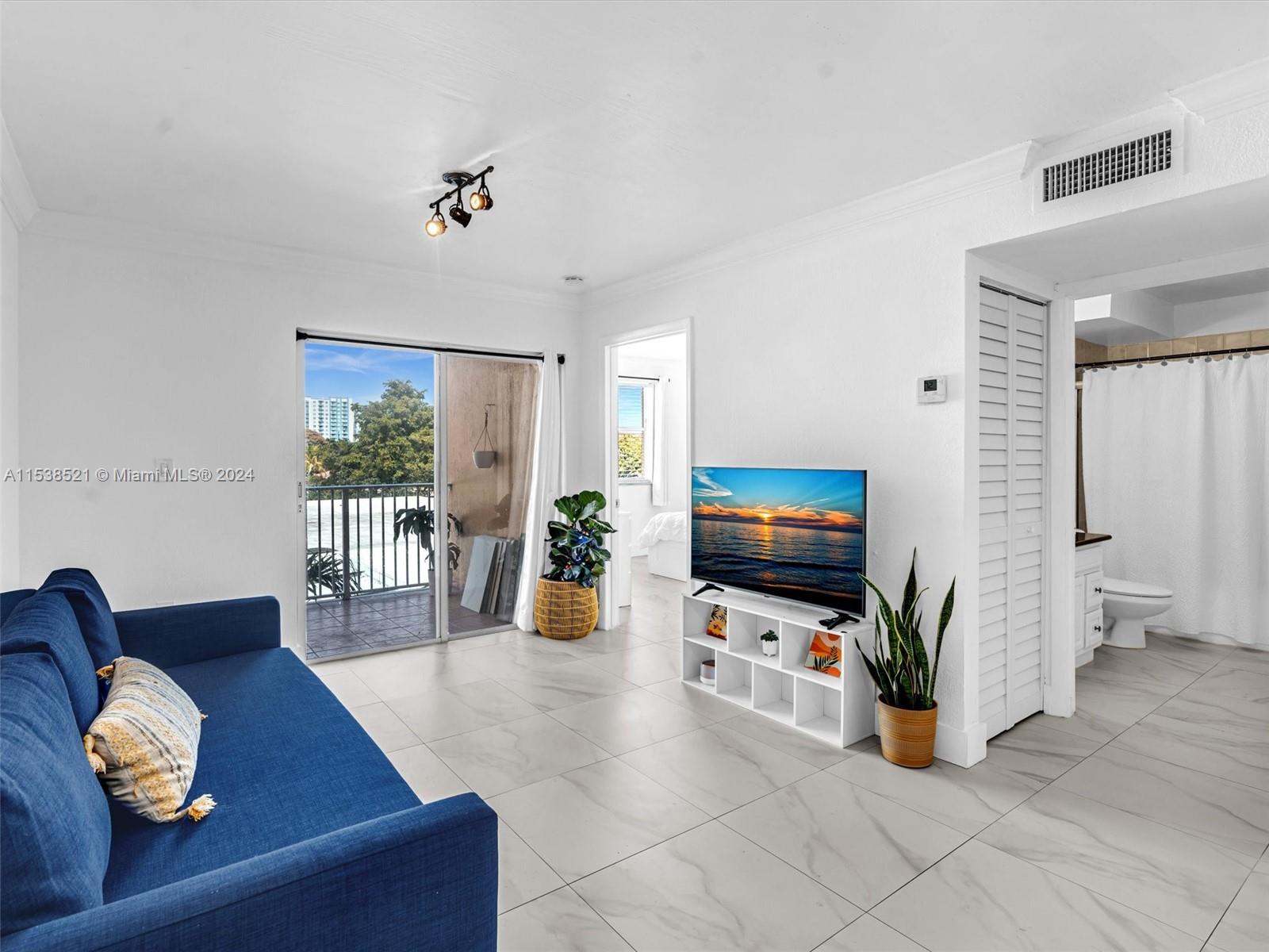 2441 Southwest 31st Ave Unit 202  