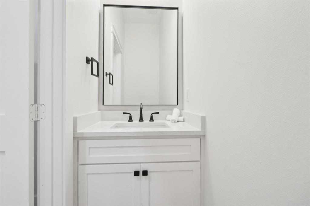 1810 Kynette Drive Euless, TX 76040 - Photo 34 of 40