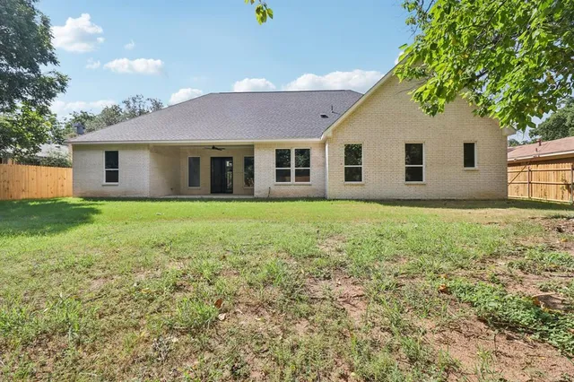 $595,900 | 1810 Kynette Drive, Euless, TX 76040