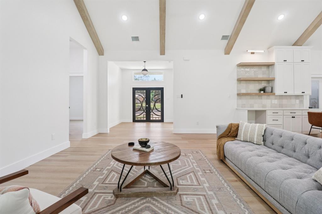 1810 Kynette Drive Euless, TX 76040 - Photo 5 of 40