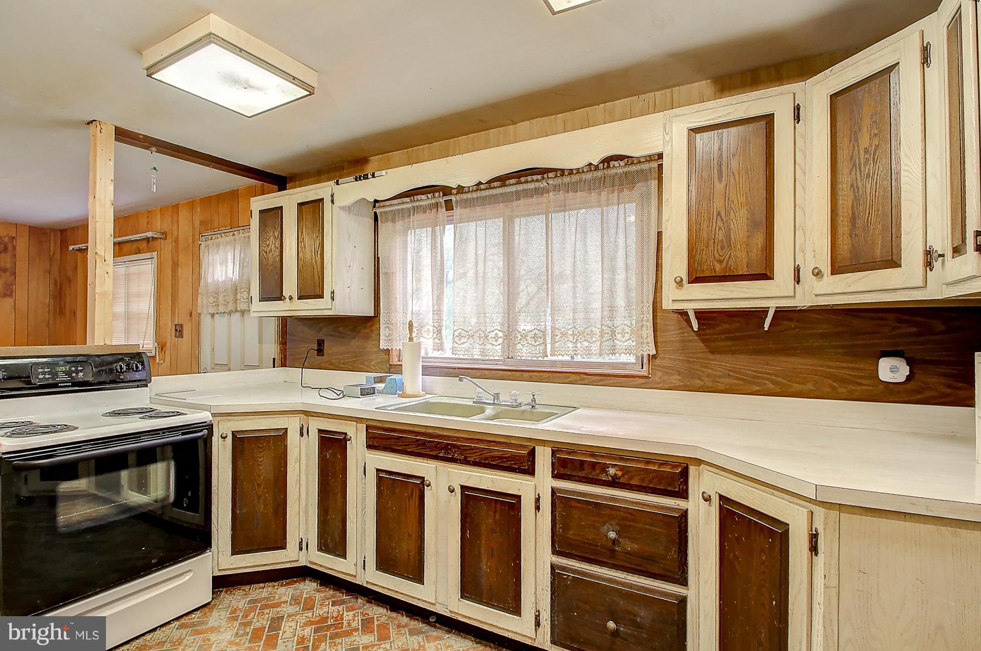 738 Elmhurst Road Severn, MD 21144 - Photo 7 of 24 Kitchen