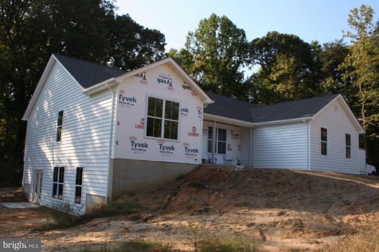 9106 Dahlgren Road King George, VA 22485 - Photo 6 of 13 Front Left