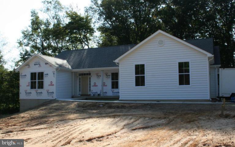 9106 Dahlgren Road King George, VA 22485 - Photo 8 of 13 Front Right