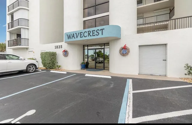 a view of a building entrance