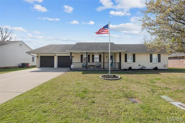 $279,900 | 829 Plantation Boulevard, Sikeston, MO 63801