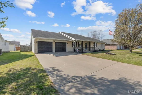 $265,000 | 829 Plantation Boulevard, Sikeston, MO 63801