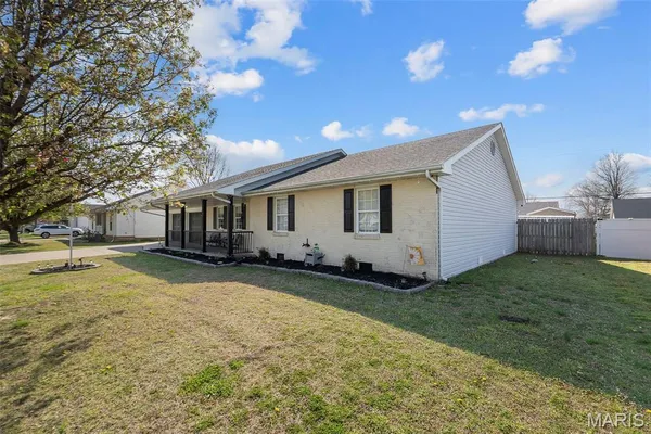 $265,000 | 829 Plantation Boulevard, Sikeston, MO 63801