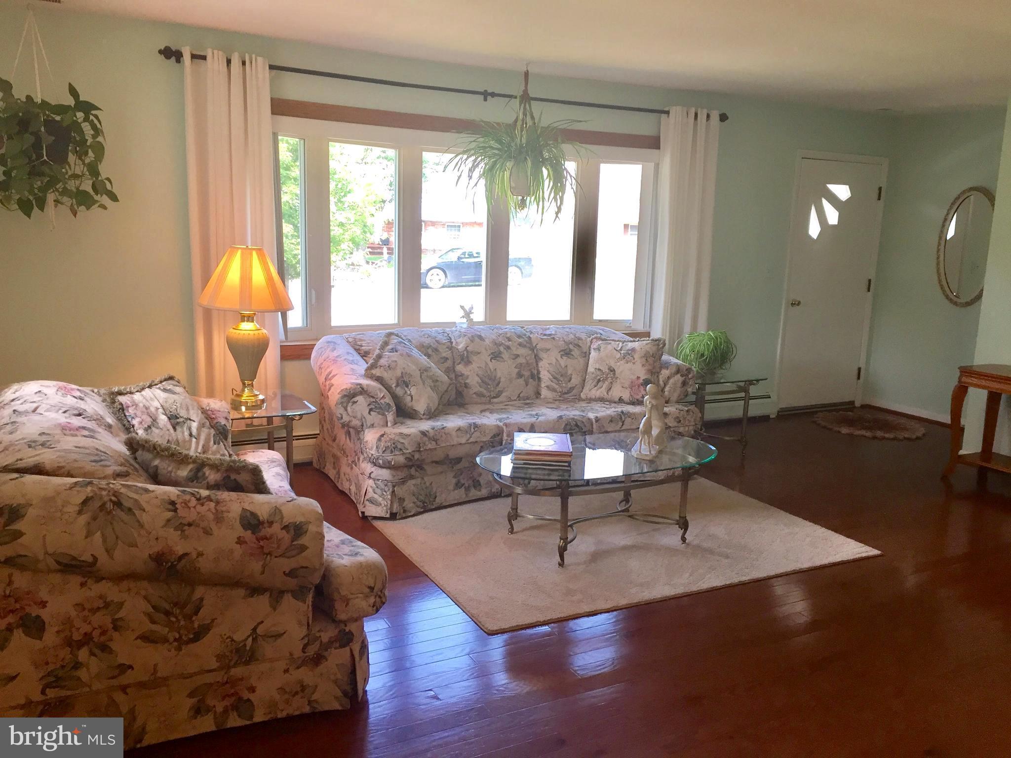 7819 Walnut Tree Road Severn, MD 21144 - Photo 4 of 23 Living Room