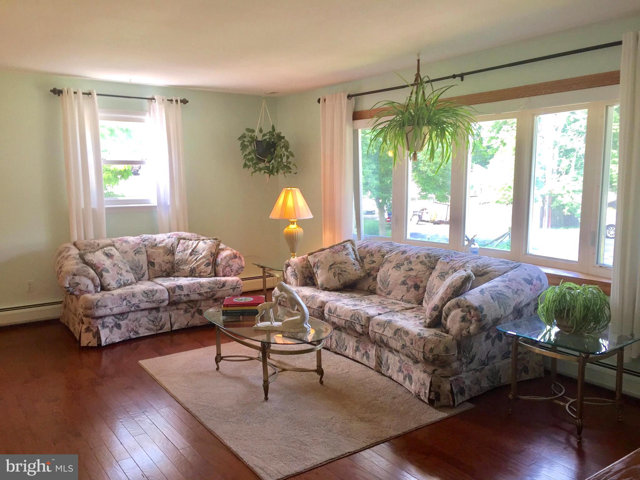 7819 Walnut Tree Road Severn, MD 21144 - Photo 5 of 23 Living Room