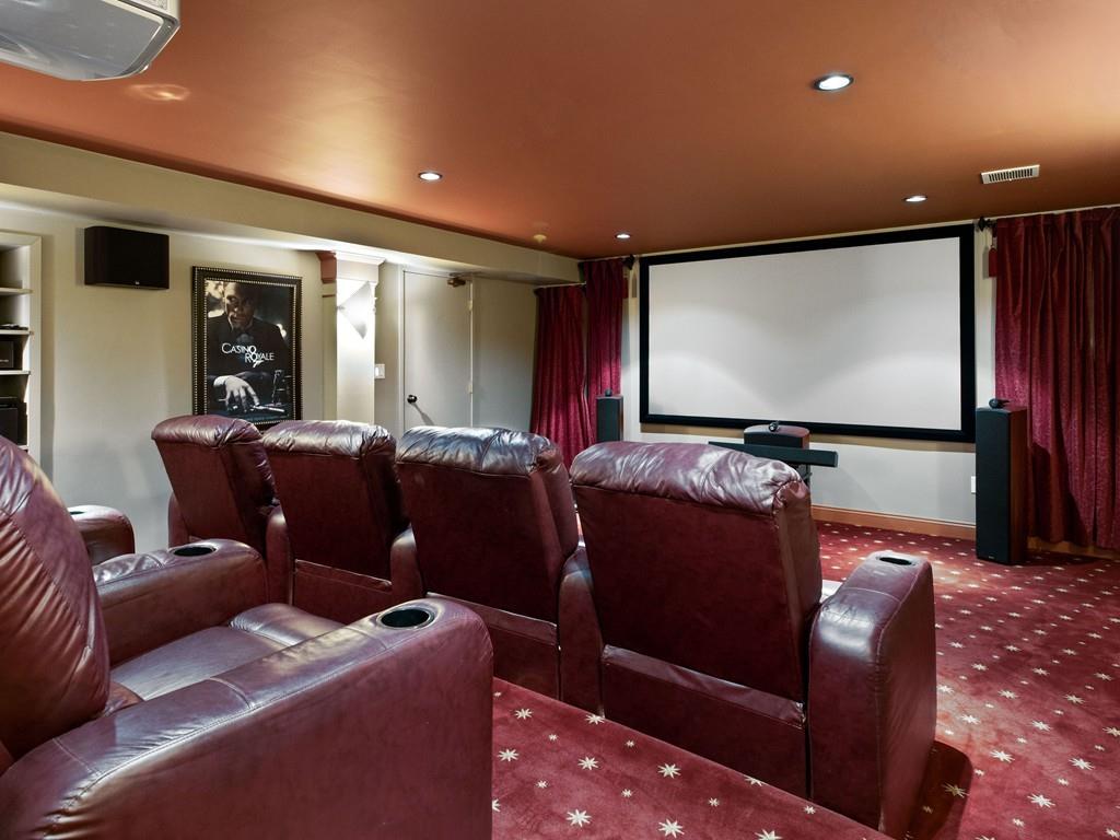 31 Greenwood Road Hopkinton, MA 01748 - Photo 25 of 27 a room with furniture projector and screen