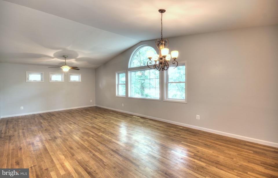 7435 Axton Street Springfield, VA 22151 - Photo 2 of 30 Family Room