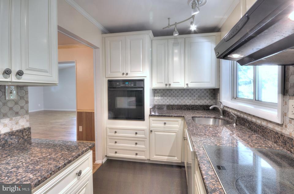 7435 Axton Street Springfield, VA 22151 - Photo 11 of 30 Kitchen