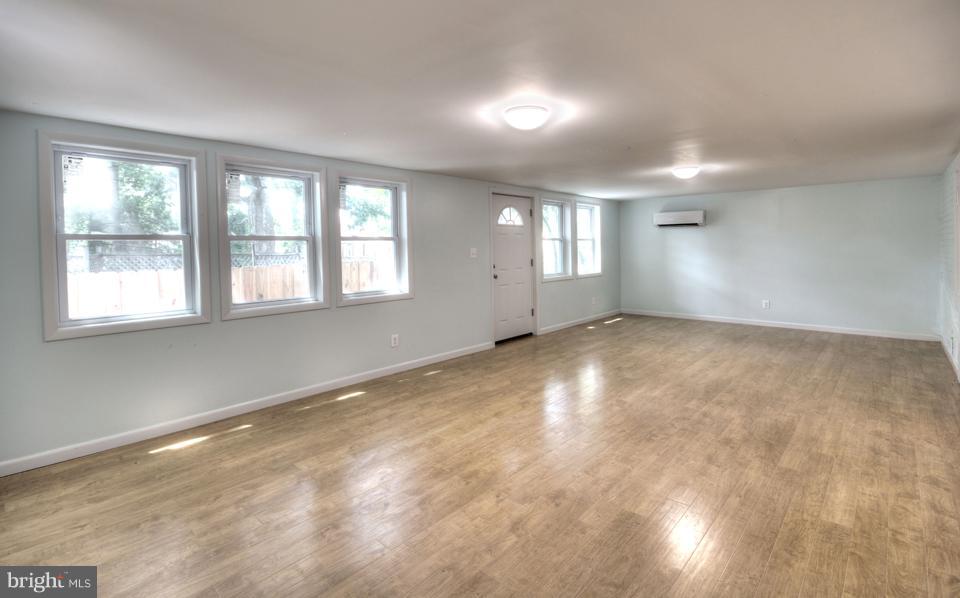 7435 Axton Street Springfield, VA 22151 - Photo 13 of 30 Interior (General)