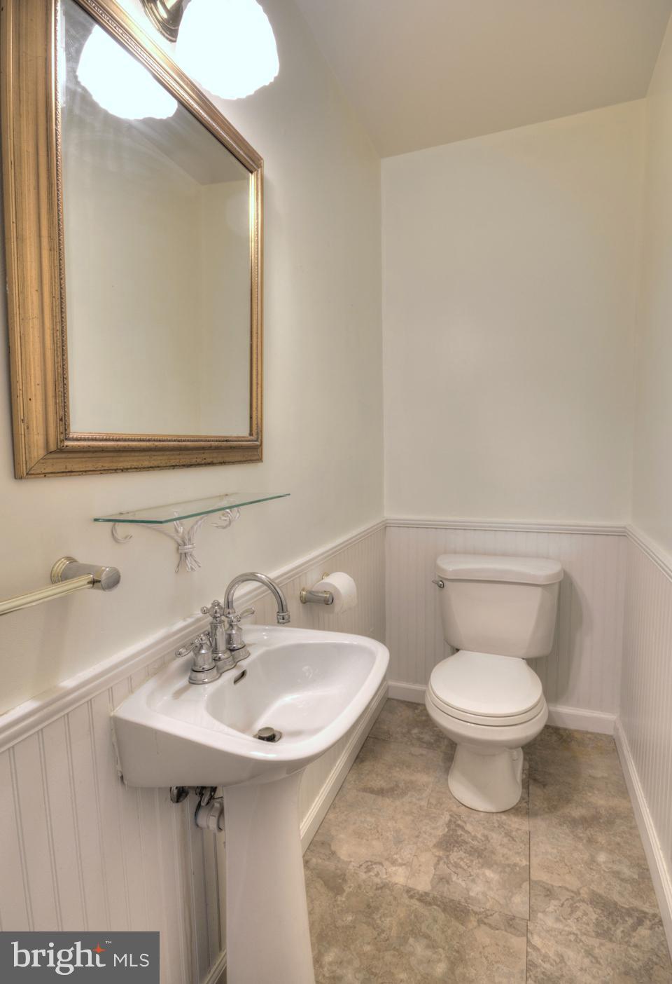 7435 Axton Street Springfield, VA 22151 - Photo 18 of 30 Bath
