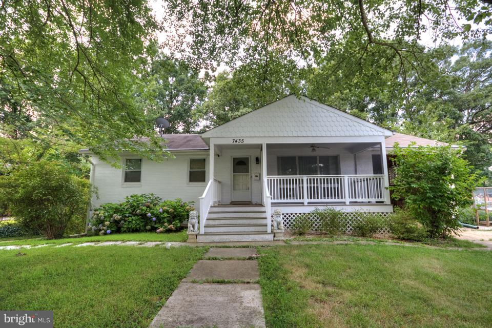 7435 Axton Street Springfield, VA 22151 - Photo 25 of 30 Exterior (Front)