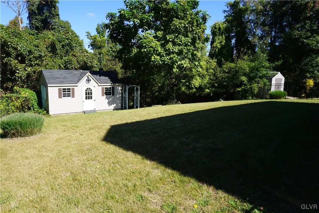 103 Highlands Circle Easton, PA 18042 - Photo 2 of 21 Gallery Image 2