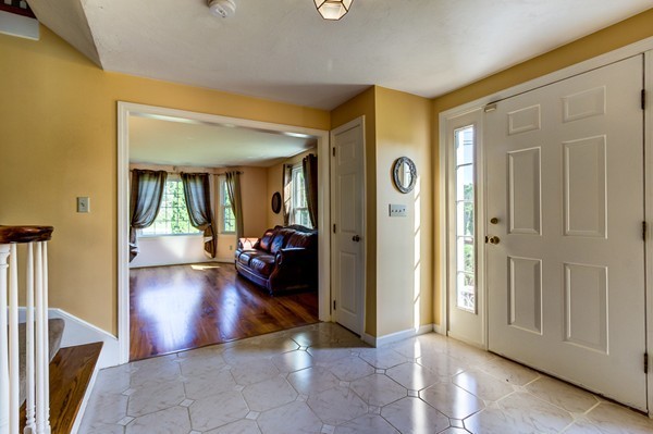 6 Lanthorn Road Northborough, MA 01532 - Photo 4 of 29 Gallery Image 4