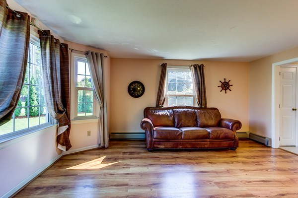 6 Lanthorn Road Northborough, MA 01532 - Photo 6 of 29 Gallery Image 6