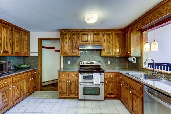 6 Lanthorn Road Northborough, MA 01532 - Photo 8 of 29 Gallery Image 8
