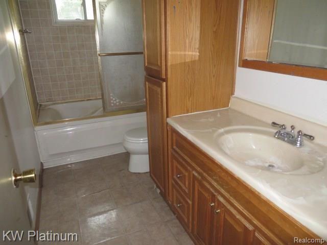 3145 Emmons Avenue Rochester, MI 48307 - Photo 10 of 17 IMG_5728.JPG