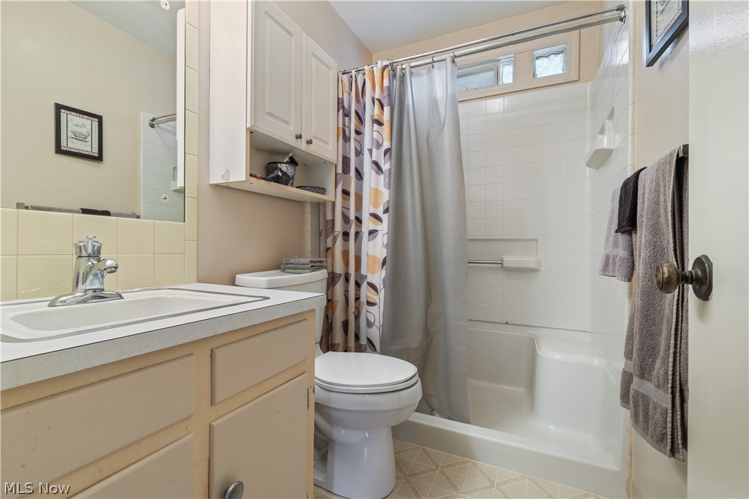 2333 Sunnybrook Road Mogadore, OH 44260 - Photo 23 of 30 Main bath in 2nd unit