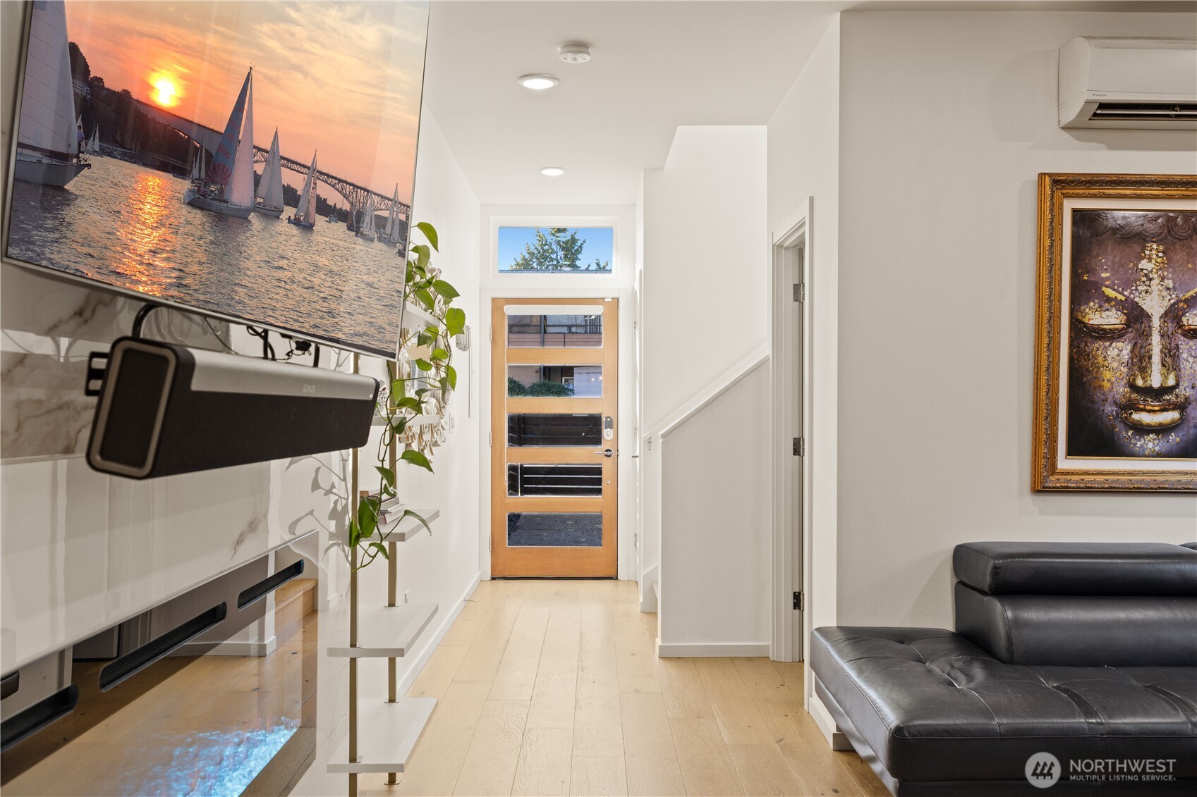 9242 A 17th Avenue Southwest Seattle, WA 98106 - Photo 15 of 37