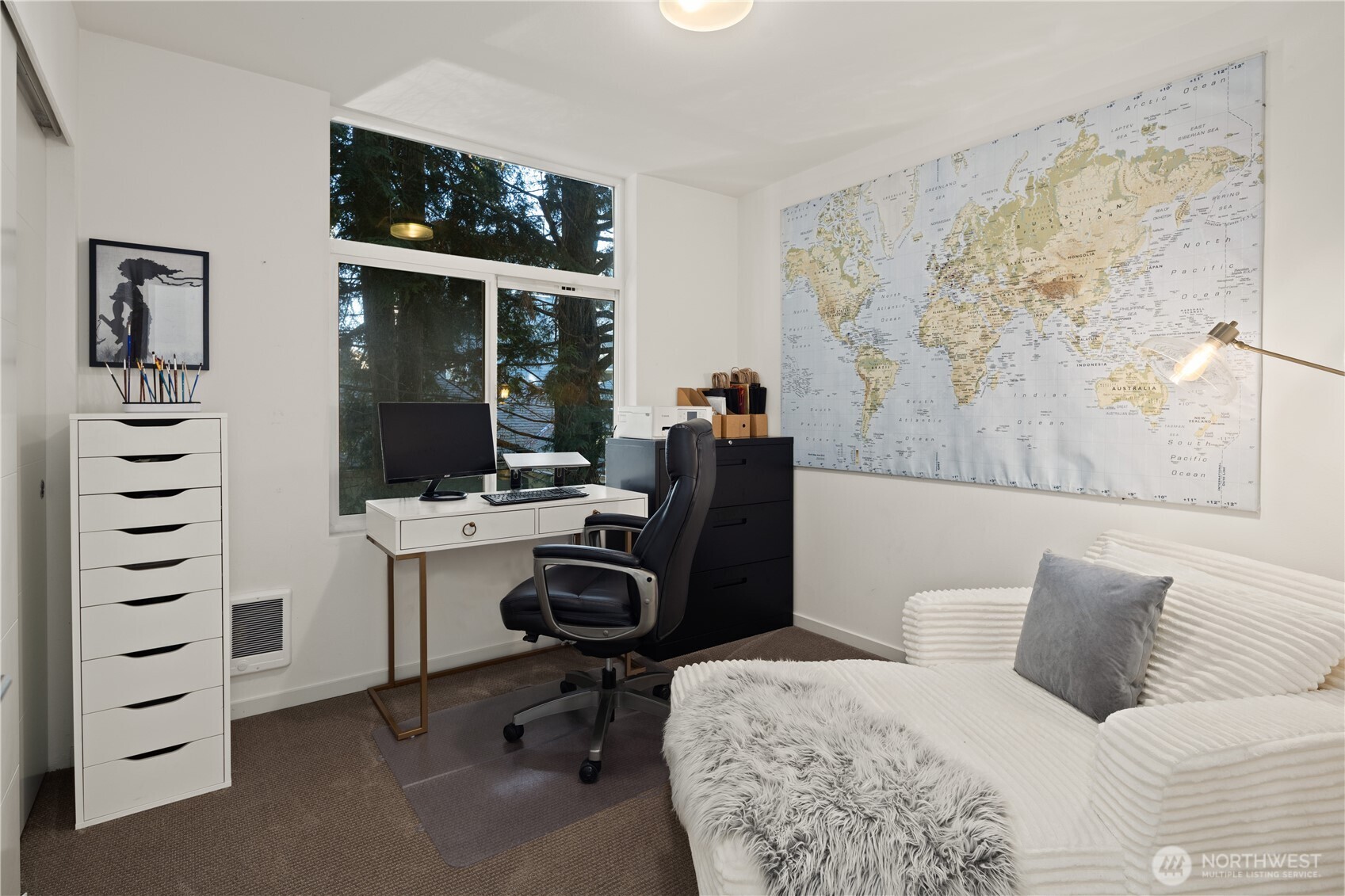 9242 A 17th Avenue Southwest Seattle, WA 98106 - Photo 18 of 37