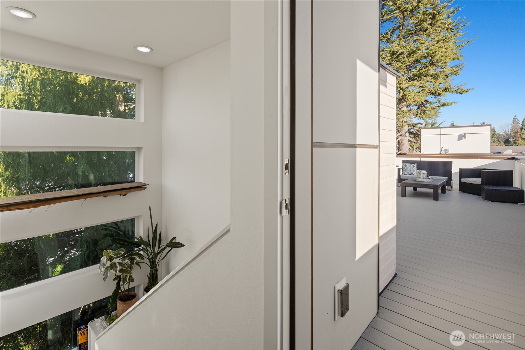 9242 A 17th Avenue Southwest Seattle, WA 98106 - Photo 30 of 37