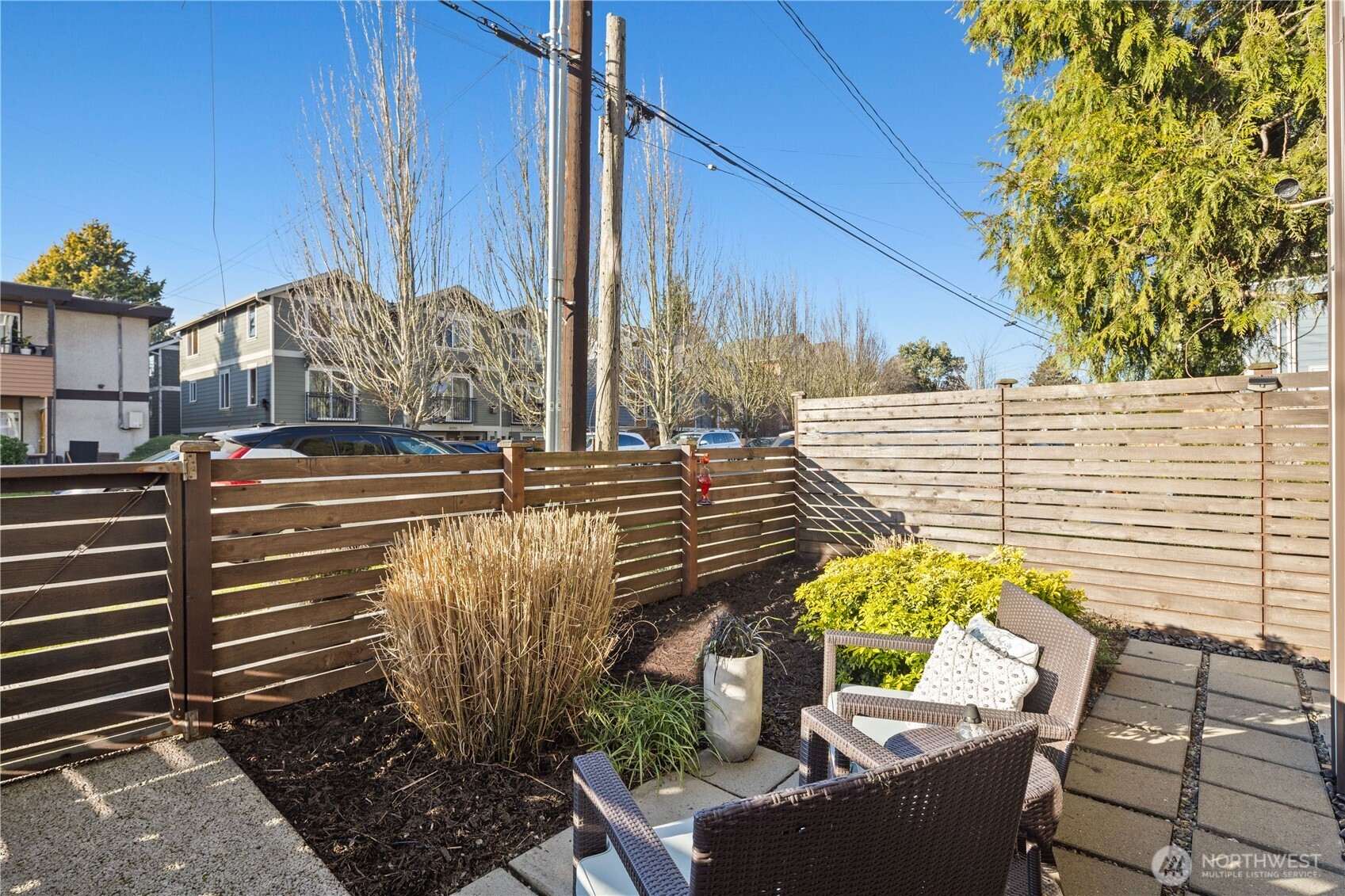 9242 A 17th Avenue Southwest Seattle, WA 98106 - Photo 3 of 37