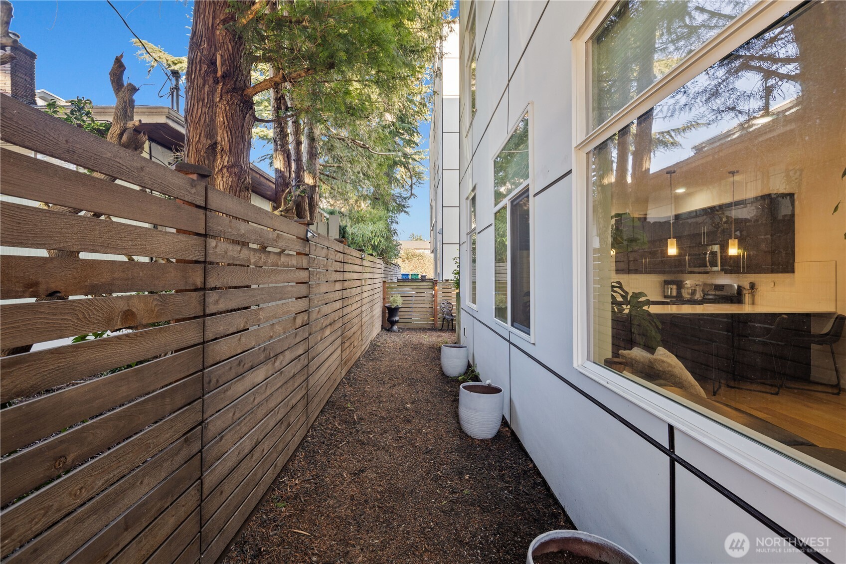 9242 A 17th Avenue Southwest Seattle, WA 98106 - Photo 34 of 37