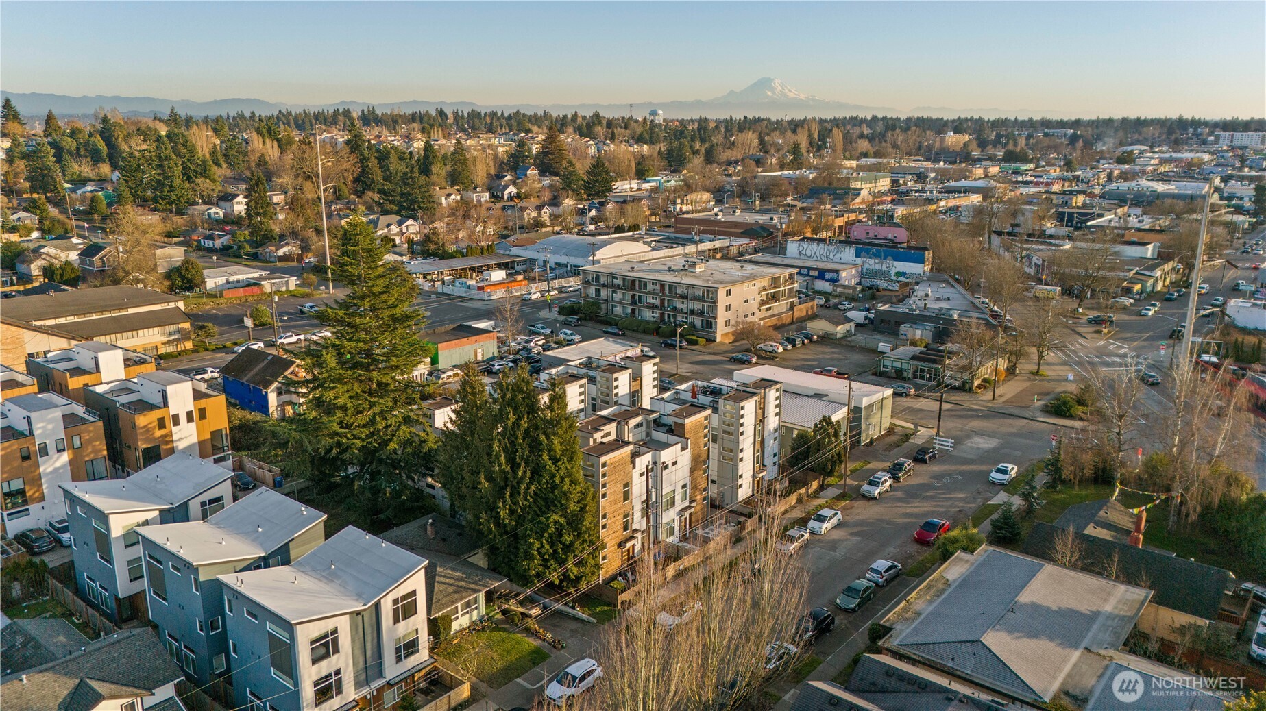 9242 A 17th Avenue Southwest Seattle, WA 98106 - Photo 5 of 37