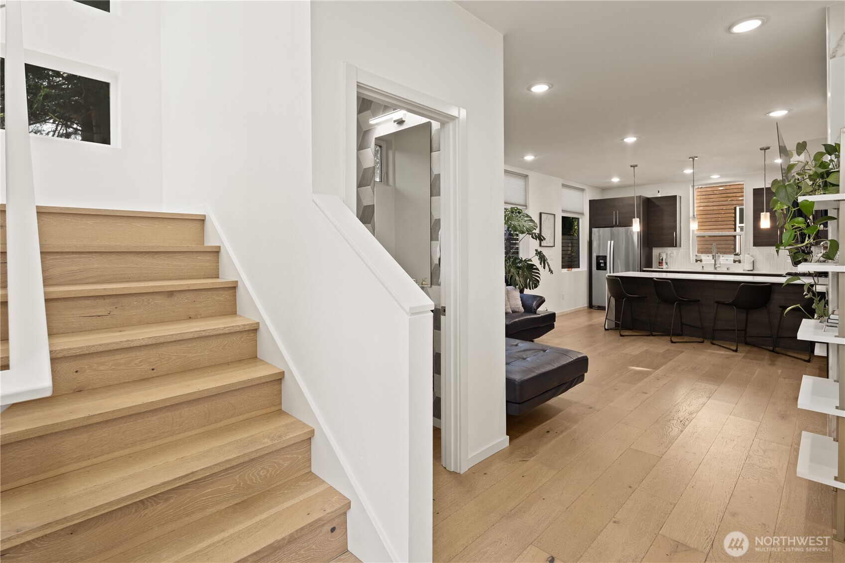 9242 A 17th Avenue Southwest Seattle, WA 98106 - Photo 6 of 37