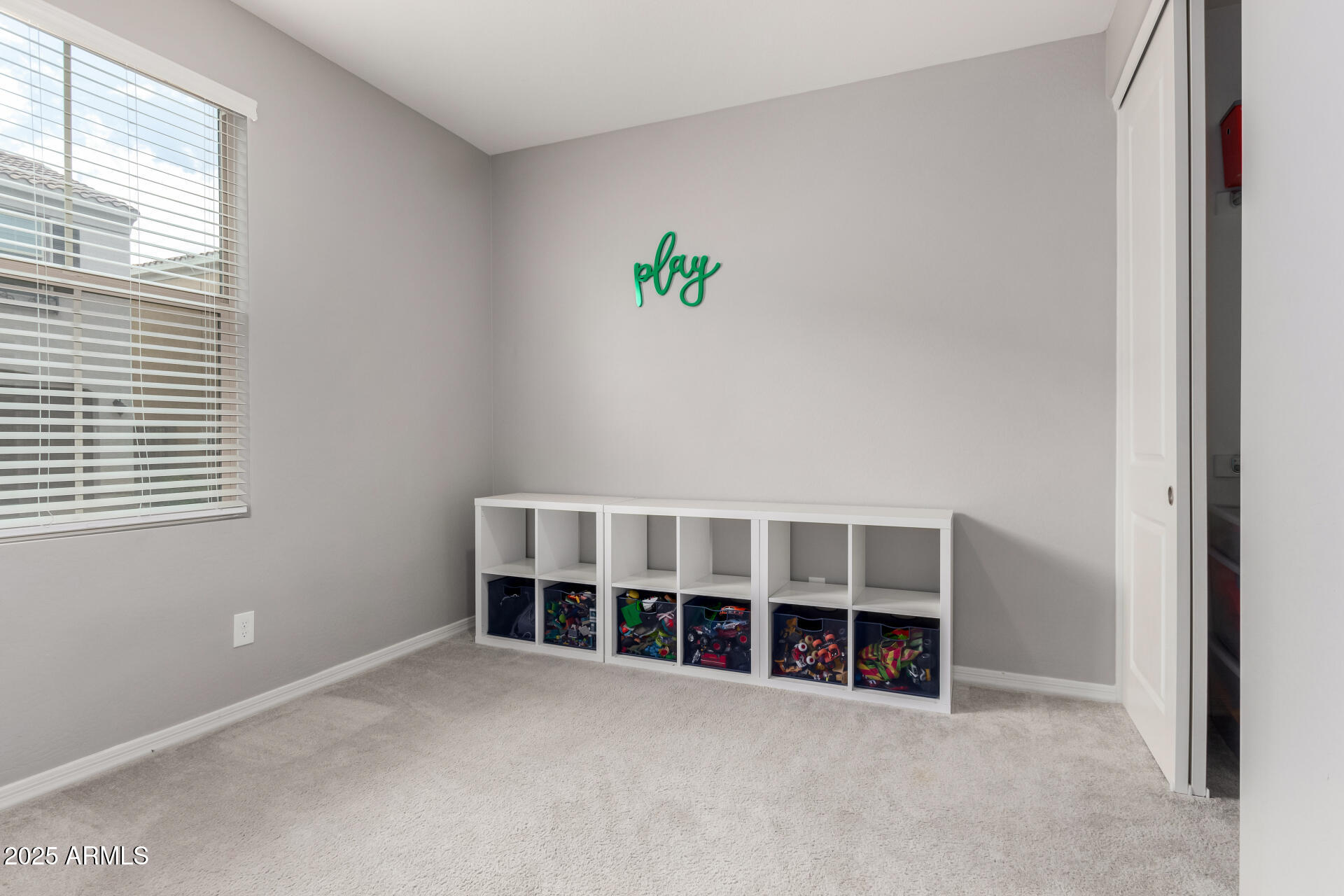 17160 North 9th Place Phoenix, AZ 85022 - Photo 23 of 46 an empty room with windows