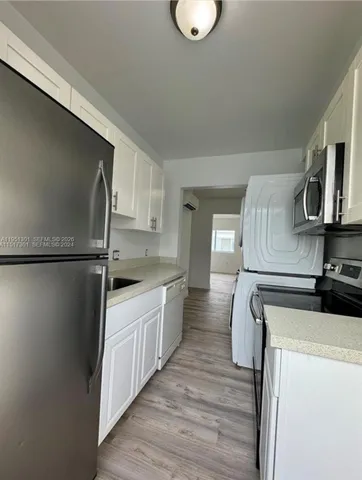 $2,500 | 1248 Marseille Drive, Unit 2, Miami Beach, FL 33141