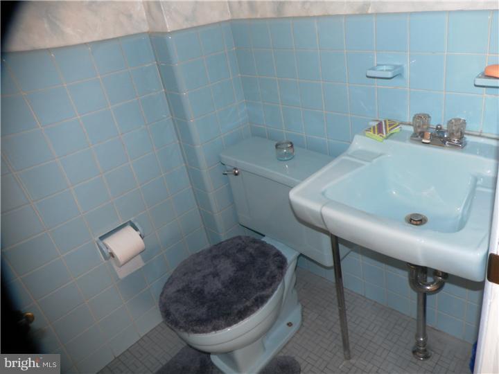 3783 Lankenau Road Philadelphia, PA 19131 - Photo 13 of 25 Bathroom