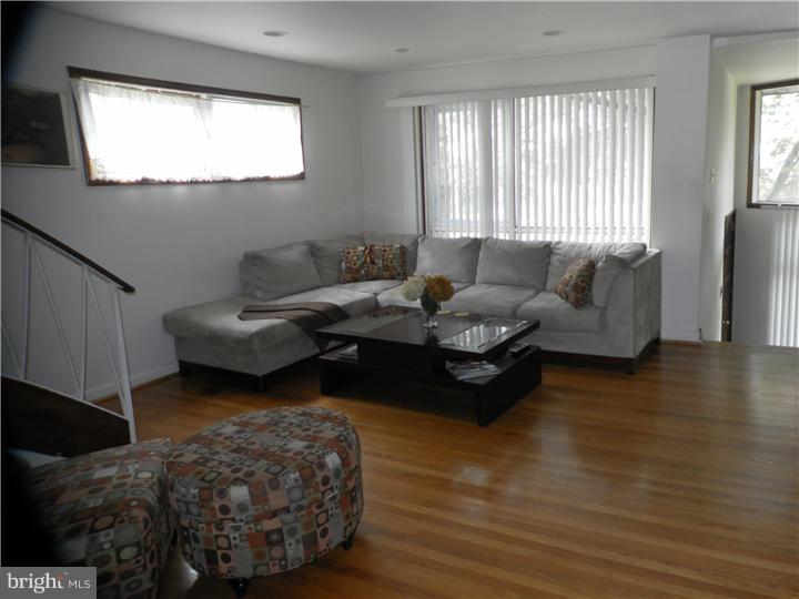 3783 Lankenau Road Philadelphia, PA 19131 - Photo 7 of 25 Living Room