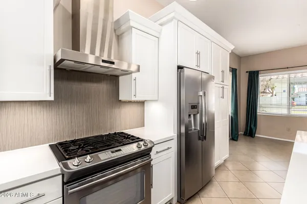 $575,000 | 522 South Marina Drive, Gilbert, AZ 85233