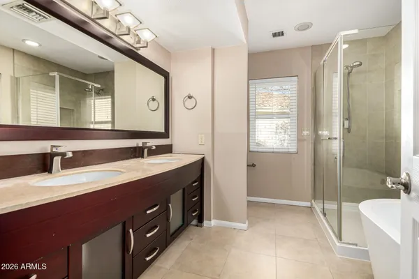 $575,000 | 522 South Marina Drive, Gilbert, AZ 85233