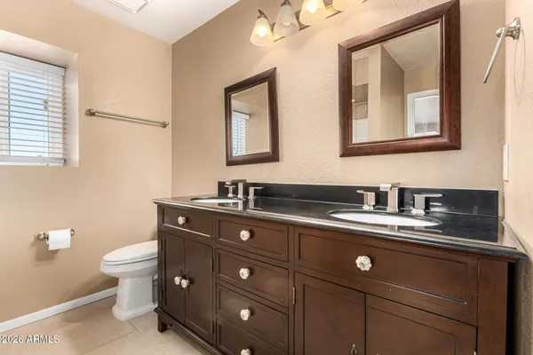 $575,000 | 522 South Marina Drive, Gilbert, AZ 85233