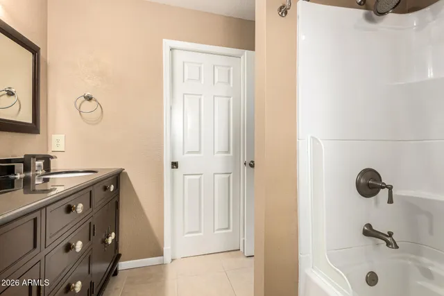 $599,999 | 522 South Marina Drive, Gilbert, AZ 85233