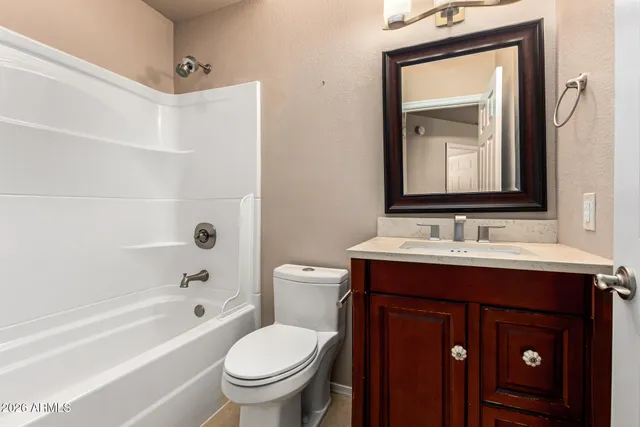 $599,999 | 522 South Marina Drive, Gilbert, AZ 85233