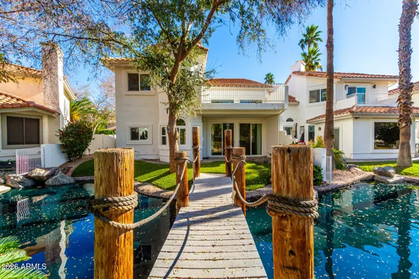 $575,000 | 522 South Marina Drive, Gilbert, AZ 85233