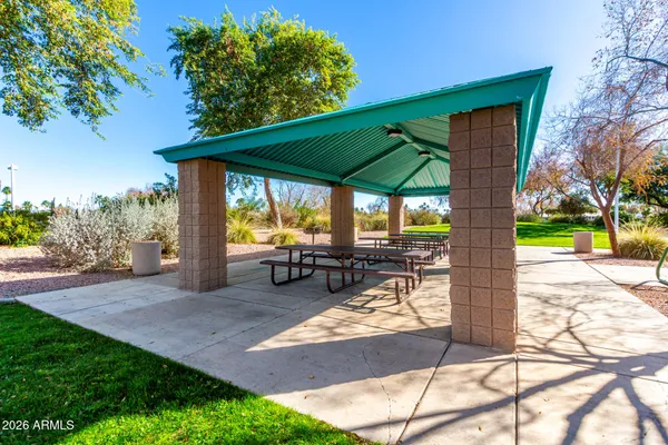 $575,000 | 522 South Marina Drive, Gilbert, AZ 85233