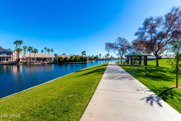 $575,000 | 522 South Marina Drive, Gilbert, AZ 85233