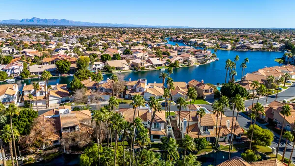 $575,000 | 522 South Marina Drive, Gilbert, AZ 85233