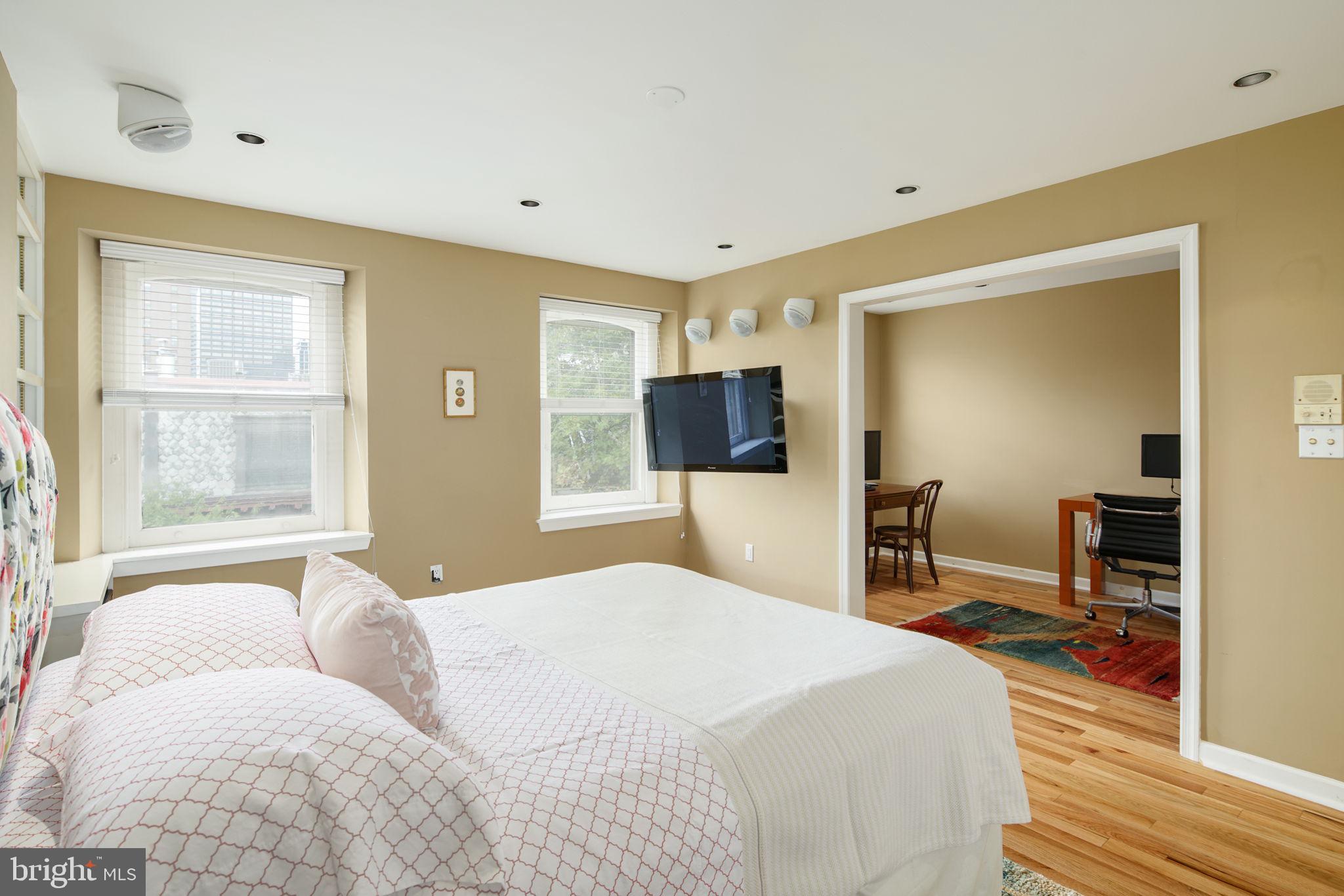 2022 Spruce Street Philadelphia, PA 19103 - Photo 21 of 40