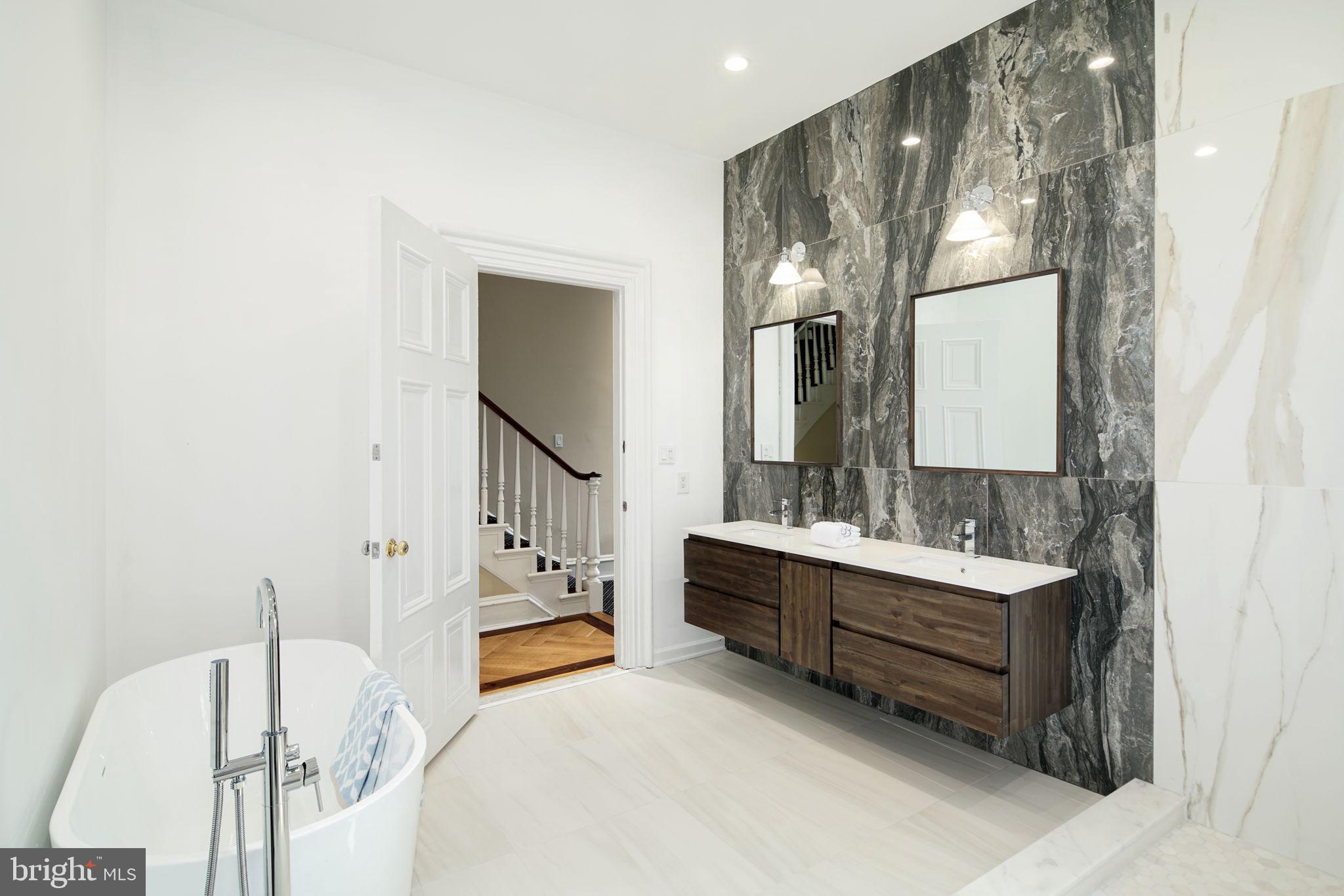 2022 Spruce Street Philadelphia, PA 19103 - Photo 35 of 40