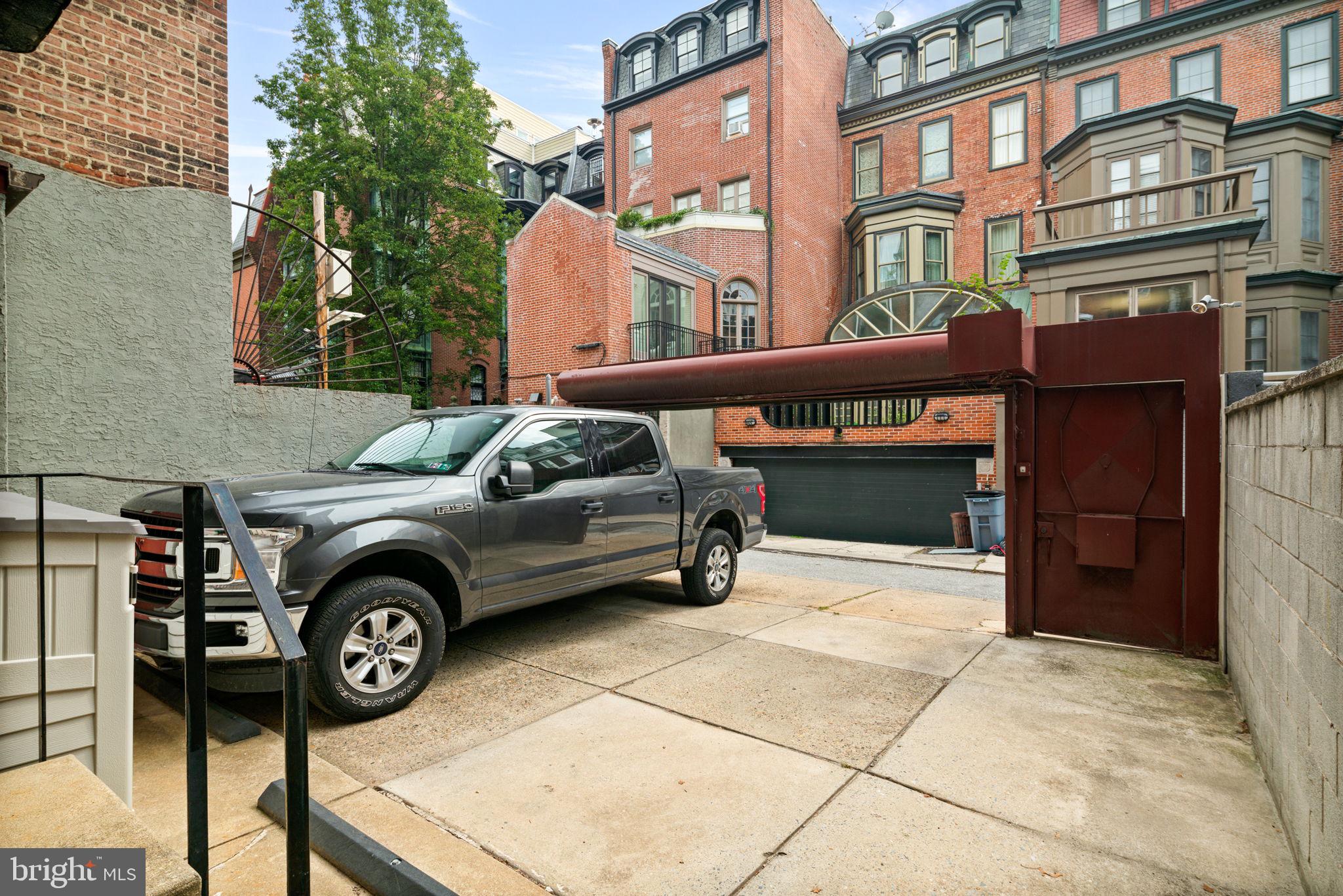 2022 Spruce Street Philadelphia, PA 19103 - Photo 38 of 40