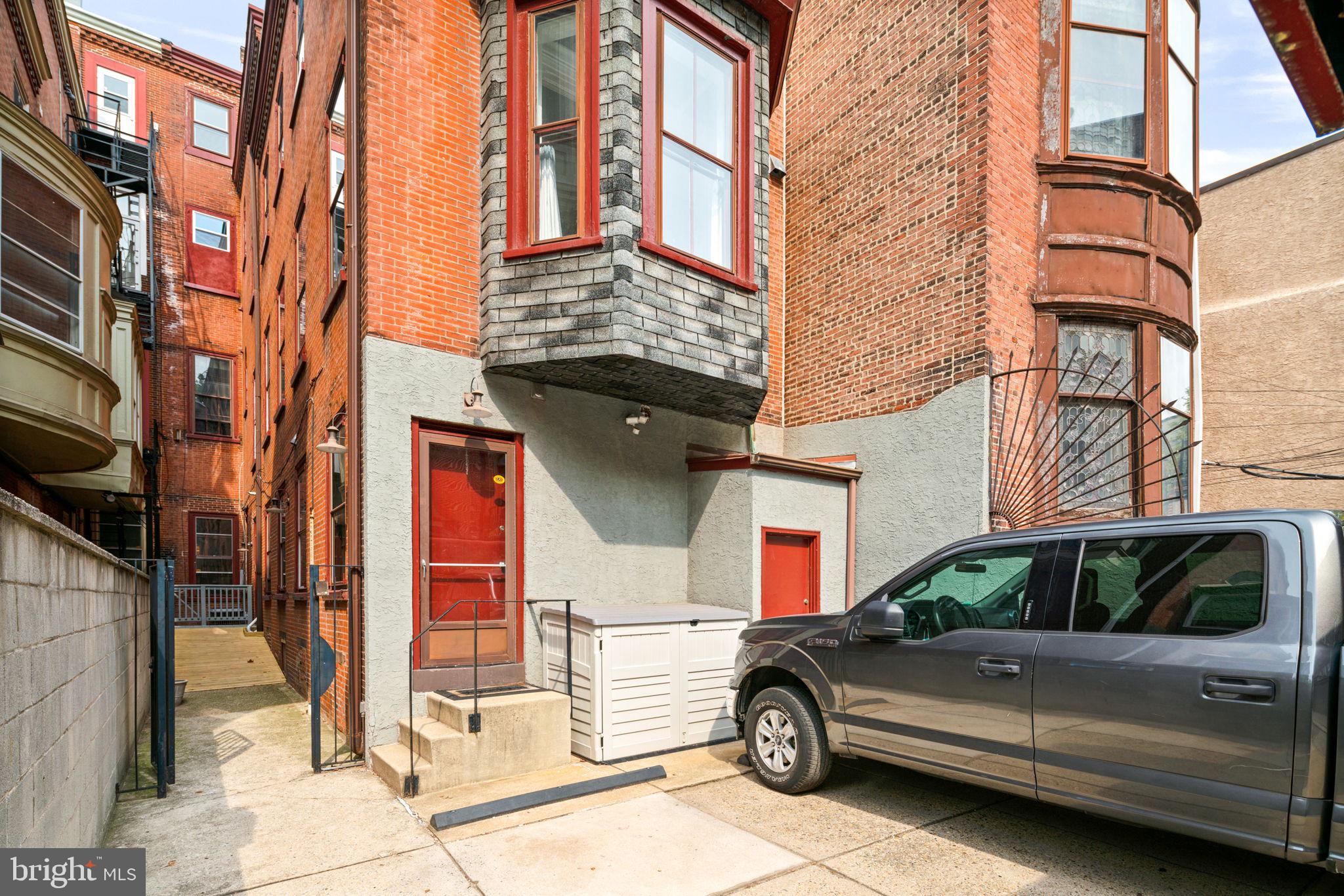 2022 Spruce Street Philadelphia, PA 19103 - Photo 39 of 40