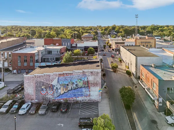 $309,900 | 1118 West 1st Street, Dickson, TN 37055